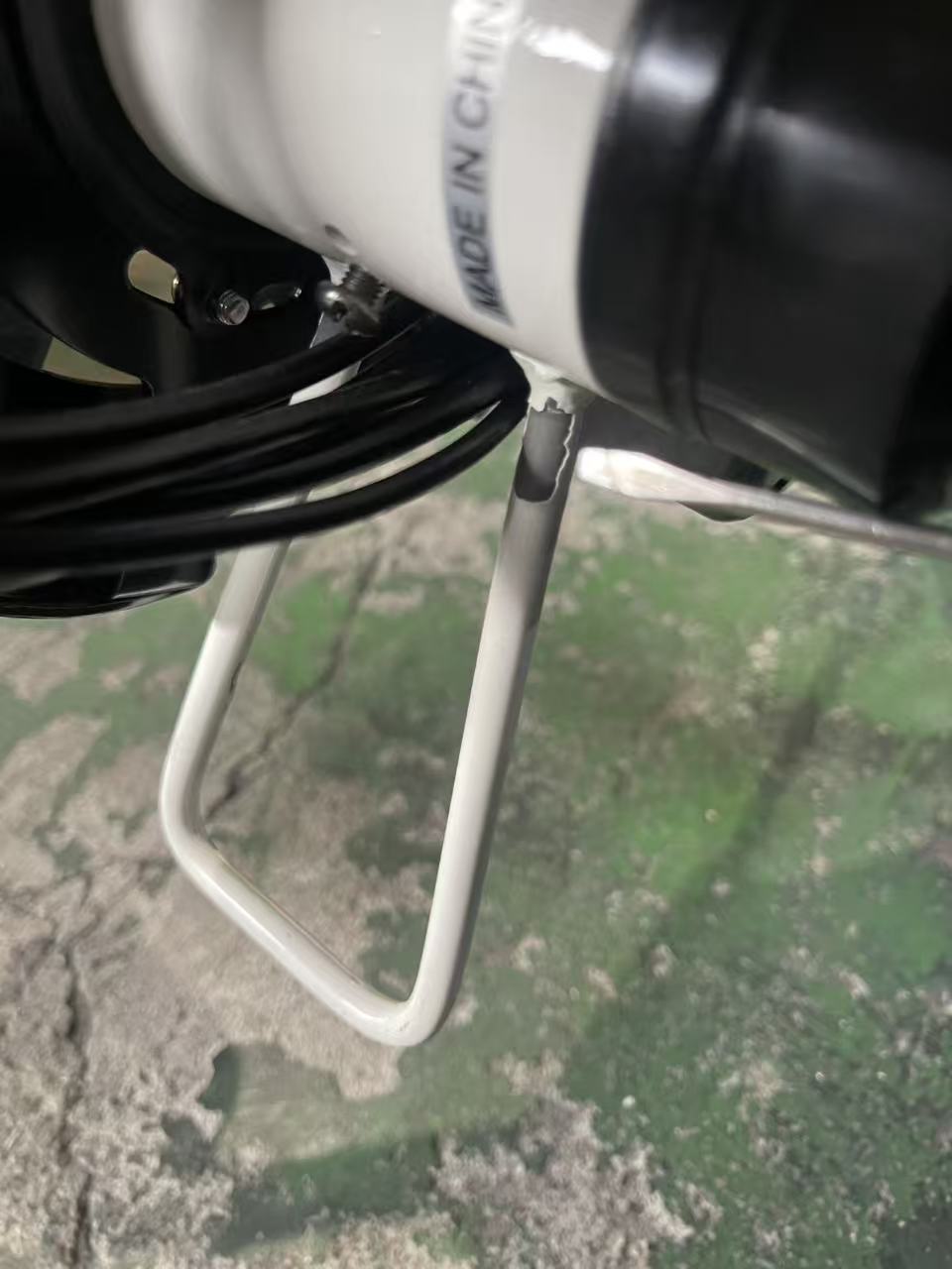 【アウトレット】20インチ 折り畳み電動アシスト自転車 外装6段変速  ホワイト 8AHバッテリー【簡易組立必要品】(TDN-206L) ＊販売証明書付き
